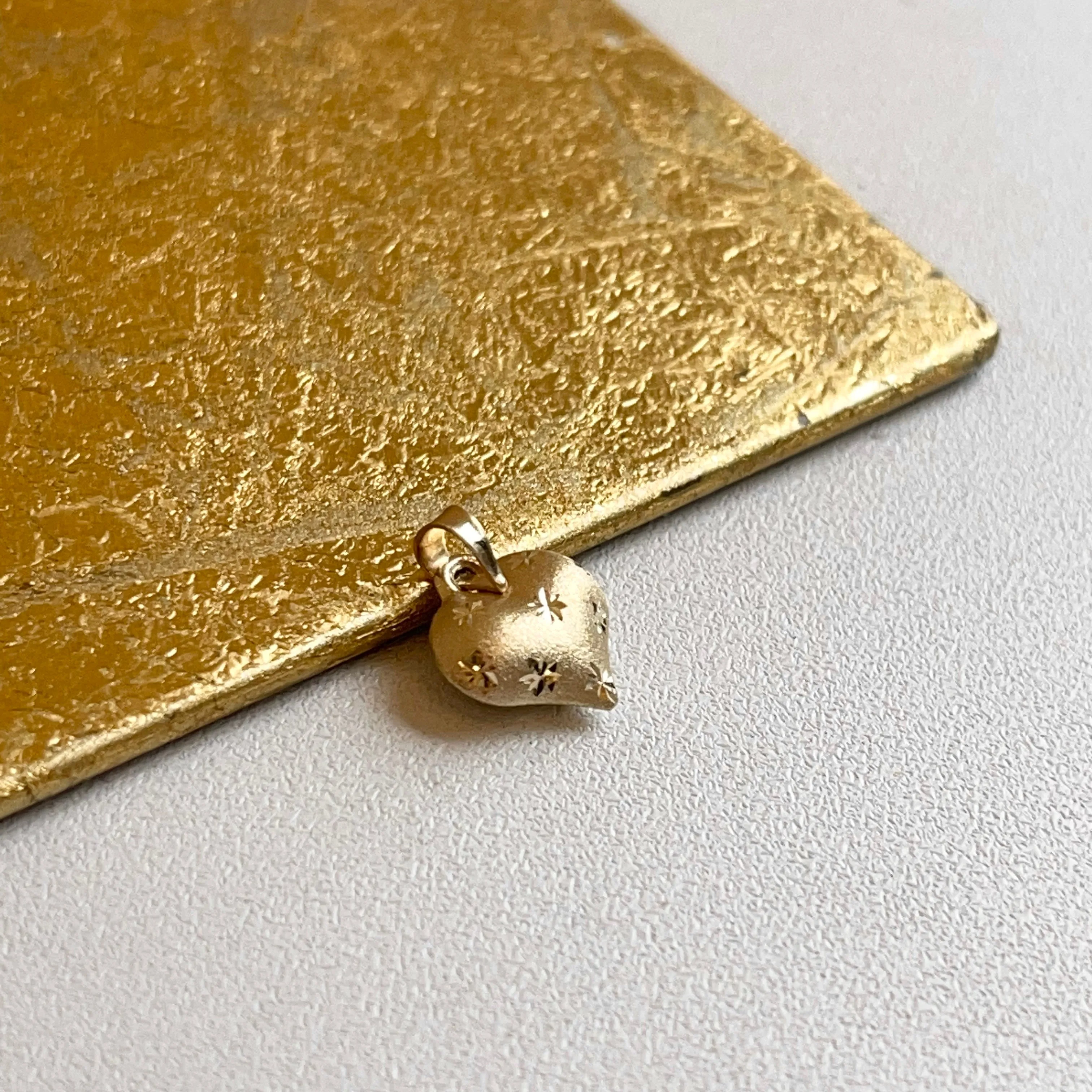 10KT Yellow Gold Satin Diamond-Cut Puffed Heart Pendant Charm