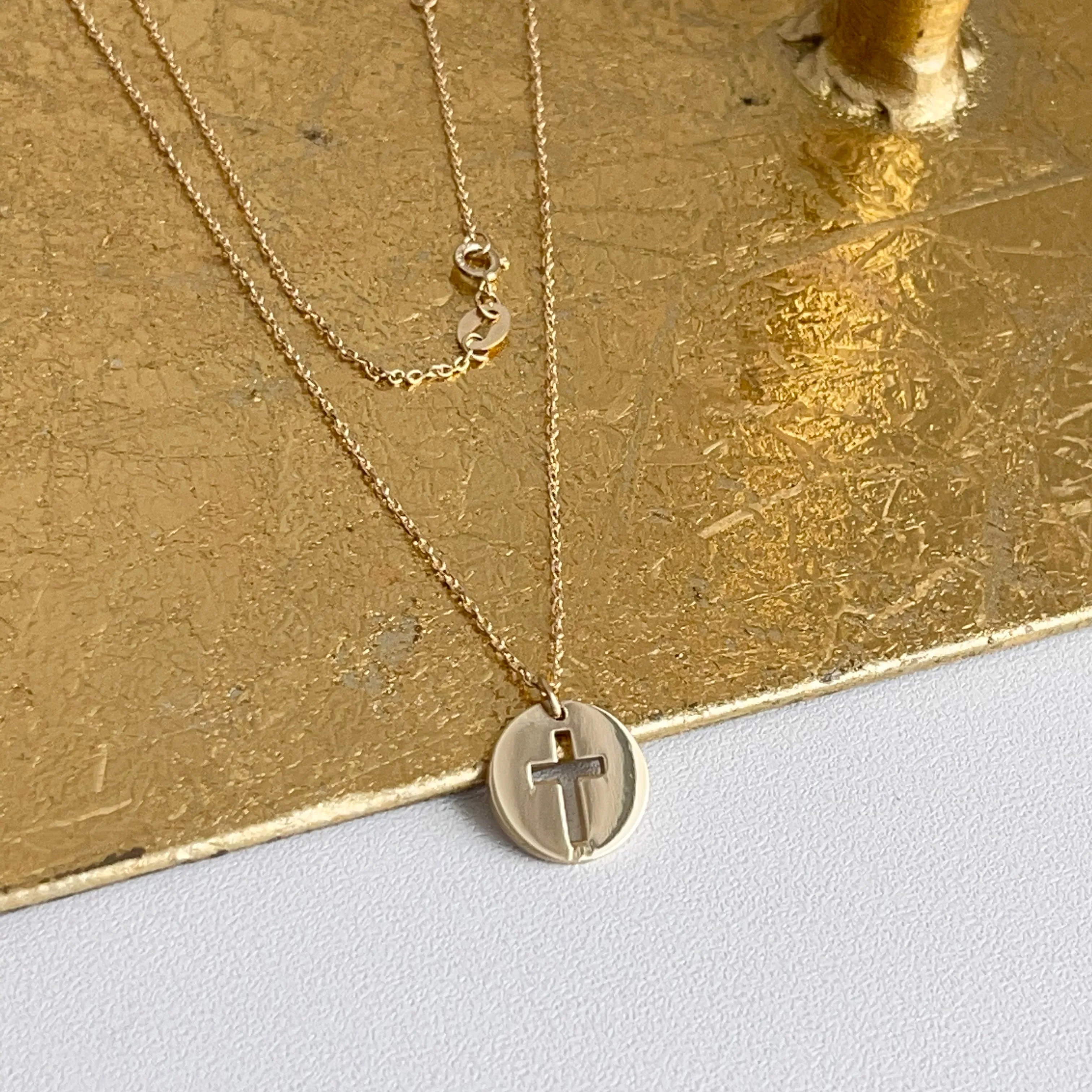 14KT Yellow Gold Cross Cut-Out Disc Pendant Necklace