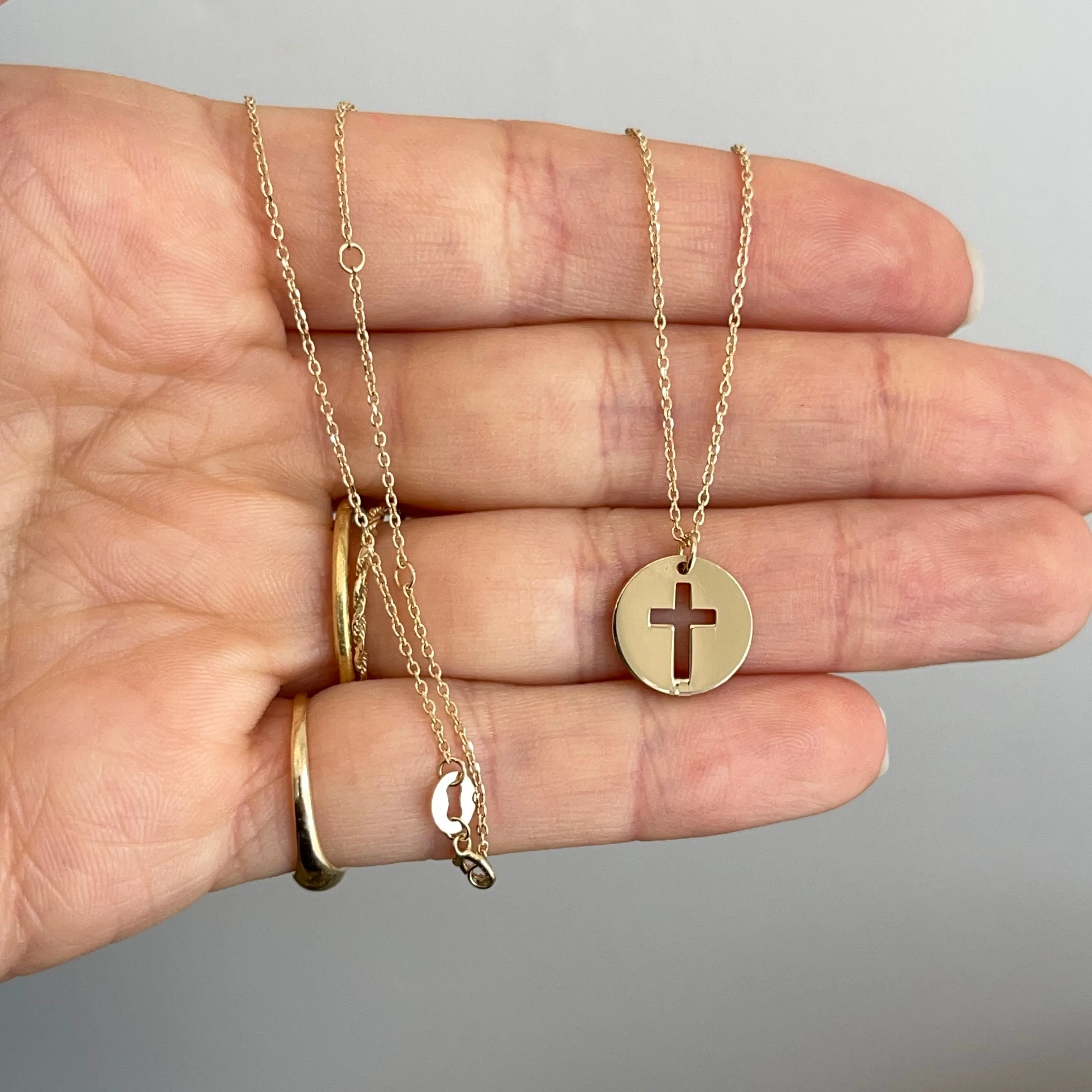 14KT Yellow Gold Cross Cut-Out Disc Pendant Necklace