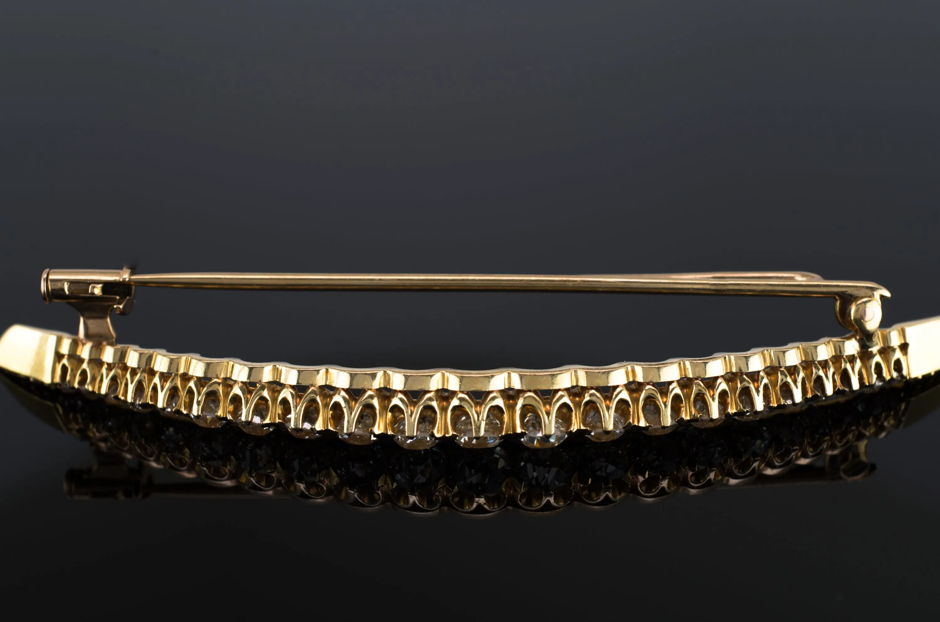 2.7CTW VINTAGE 18K GOLD OEC DIAMOND CRESCENT NECKLACE
