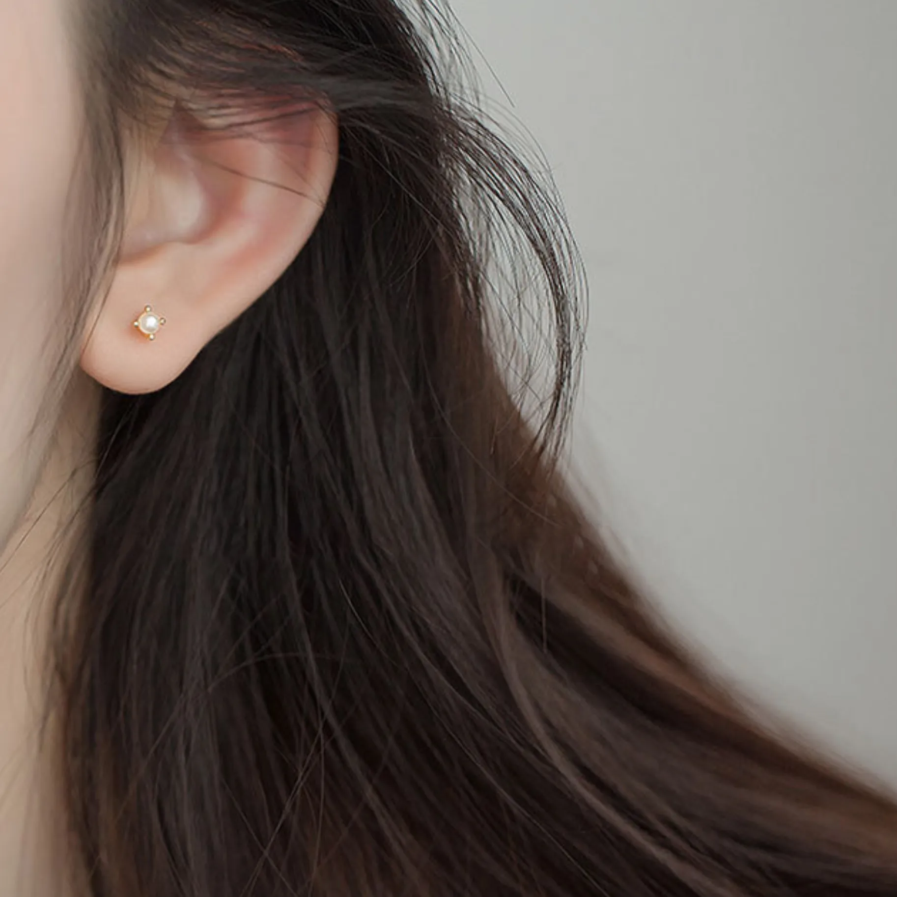 4 mm Mini Pearl Stud Earrings - Gold or Silver