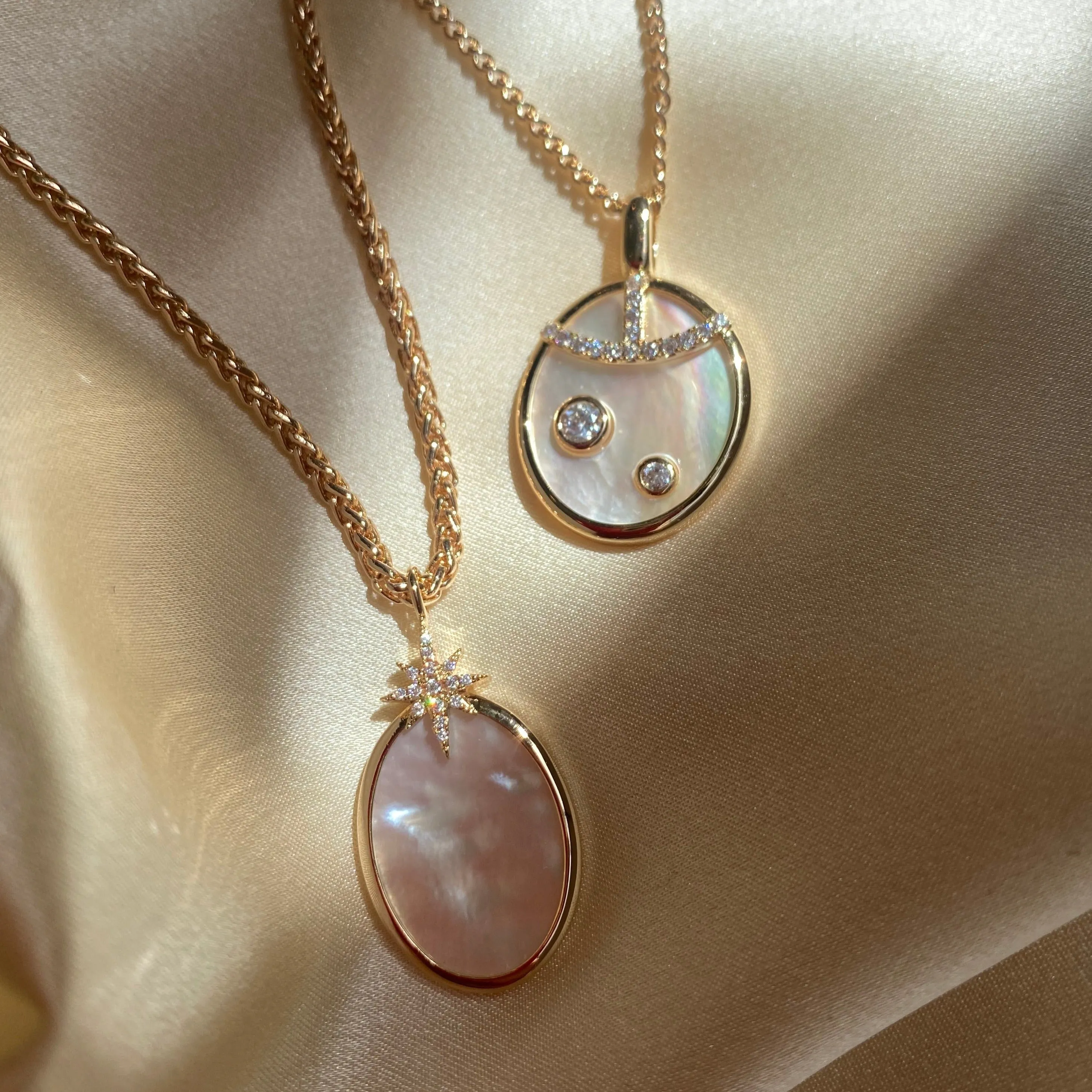 AURORA PENDANT NECKLACE