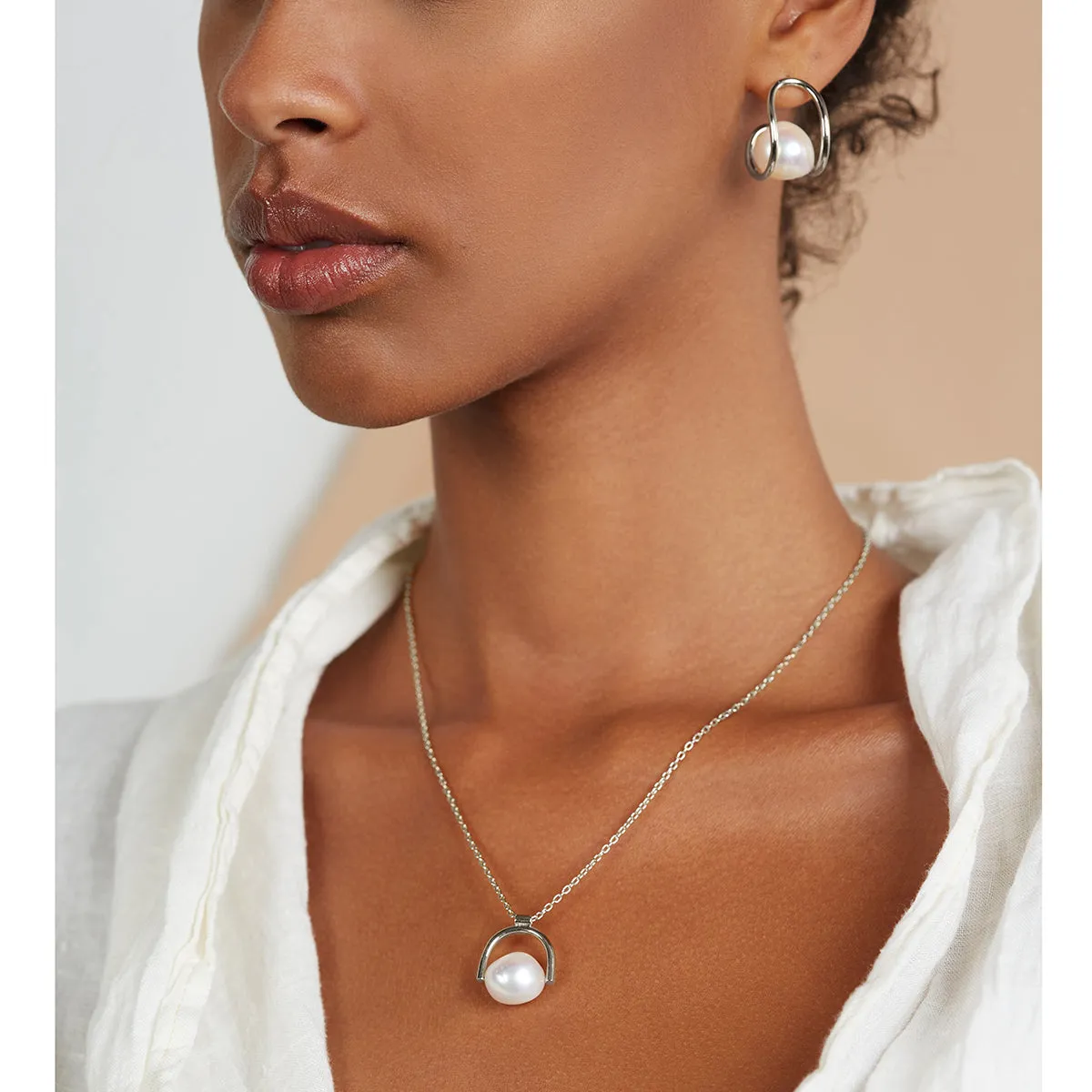 Bail Necklace in Silver