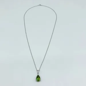 CA 18 Karat White Gold Teresa Peridot and Diamond Bail Pendant Necklace.