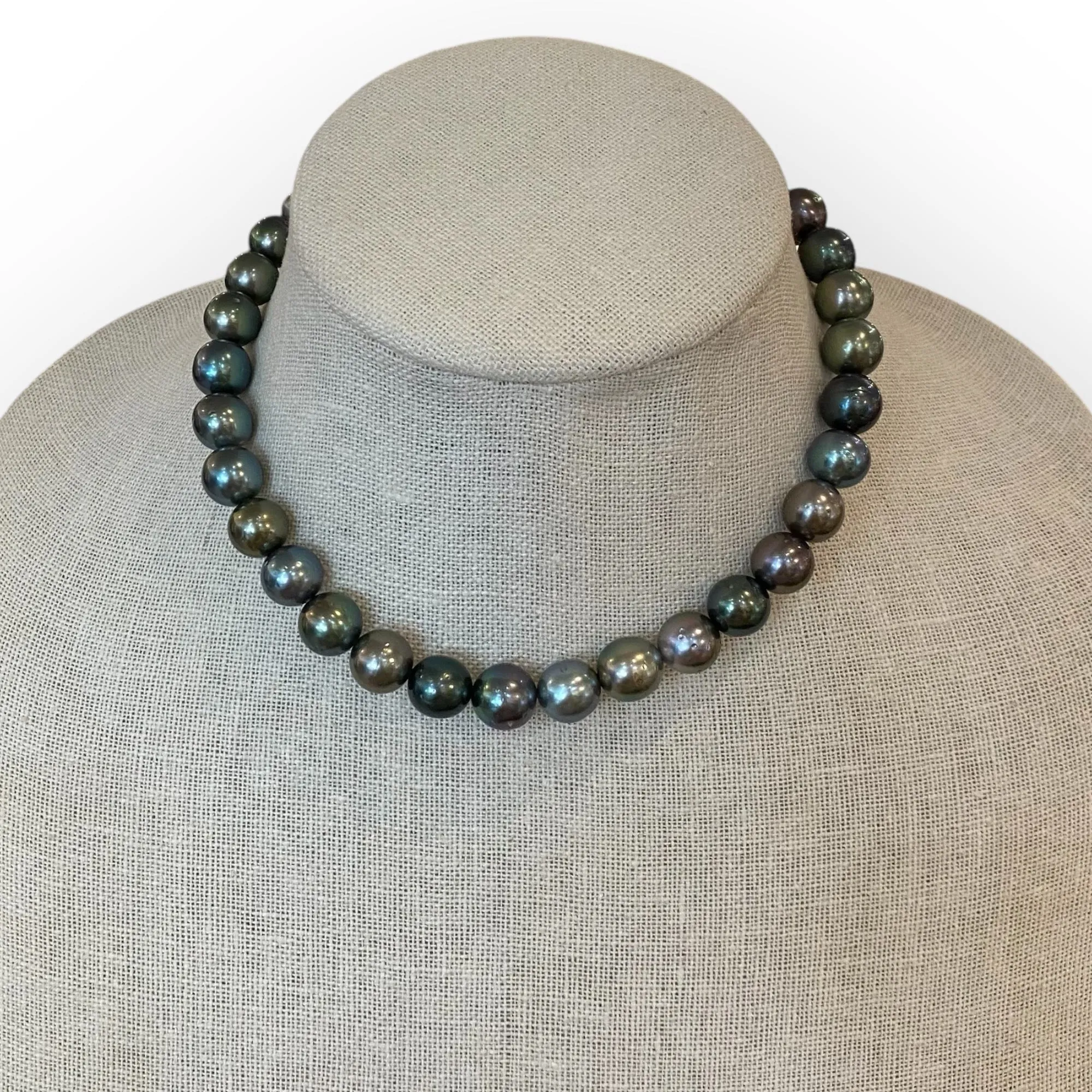 Classic w Tahitian Pearls Choker | 16"
