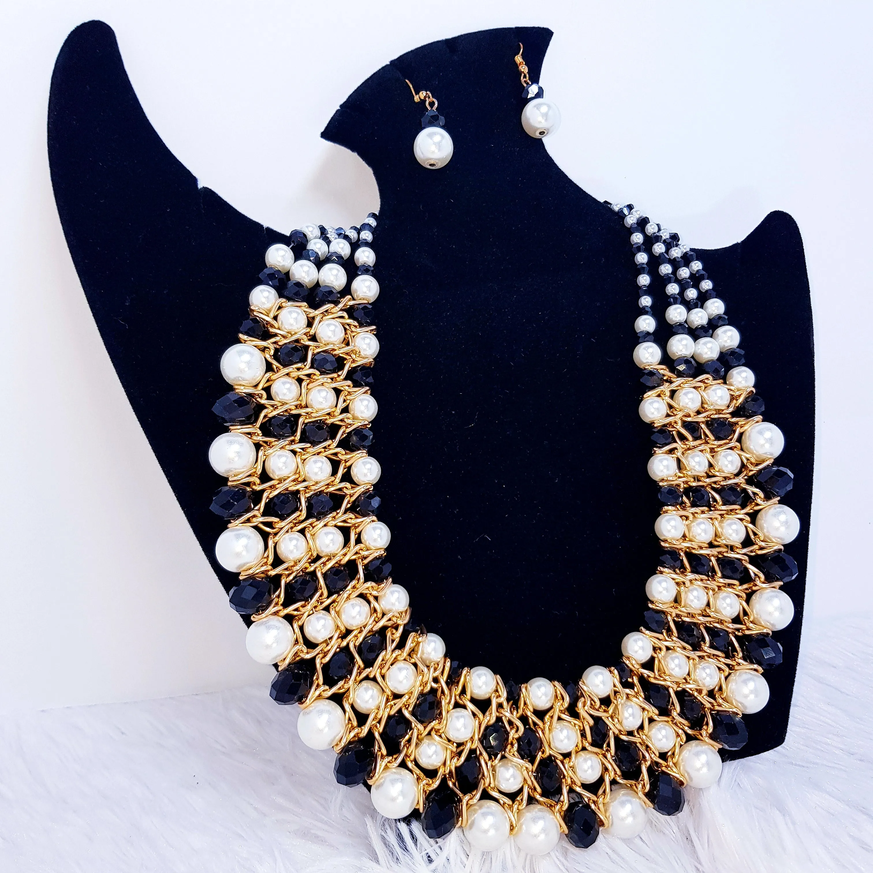 Crxstal Pearl Necklace