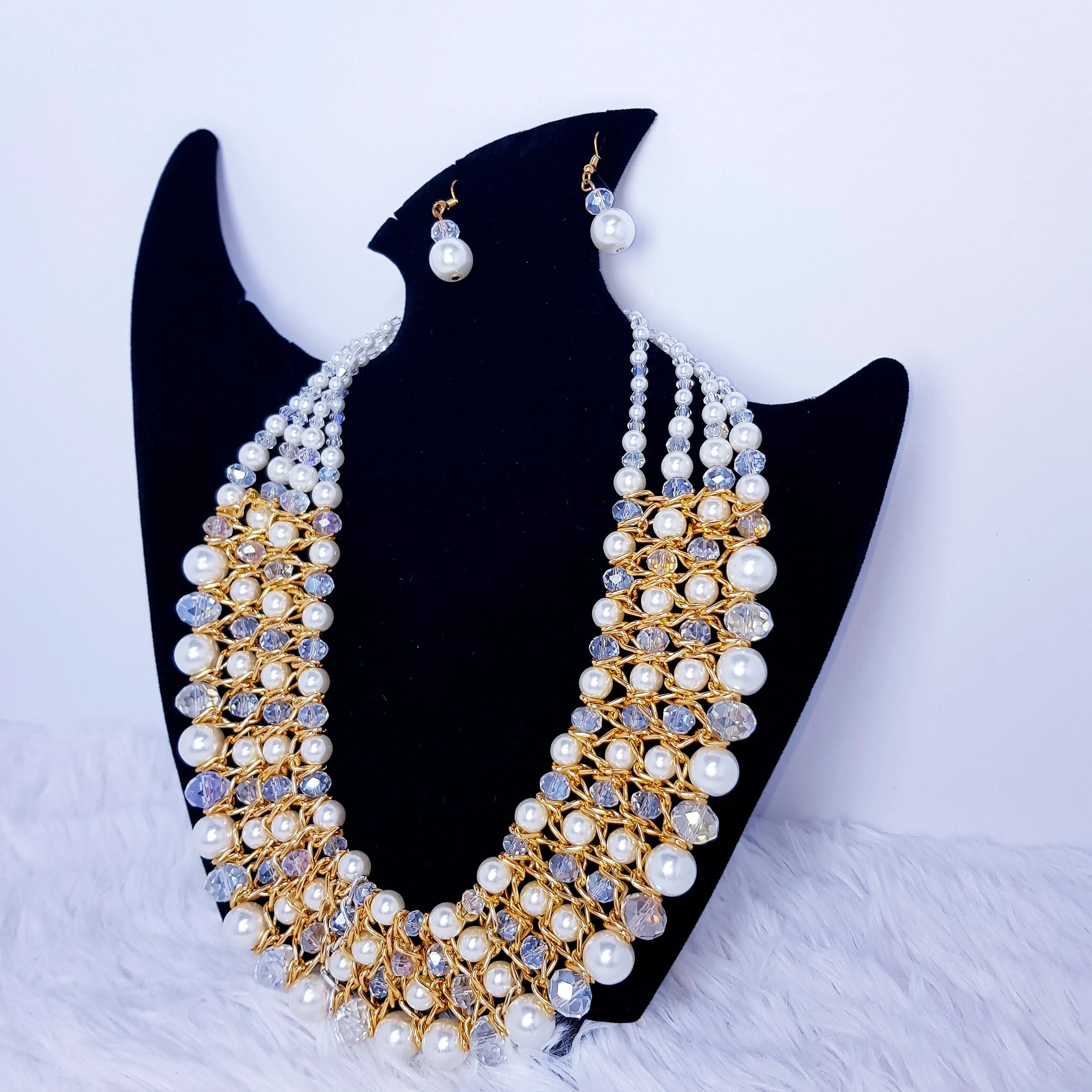 Crxstal Pearl Necklace