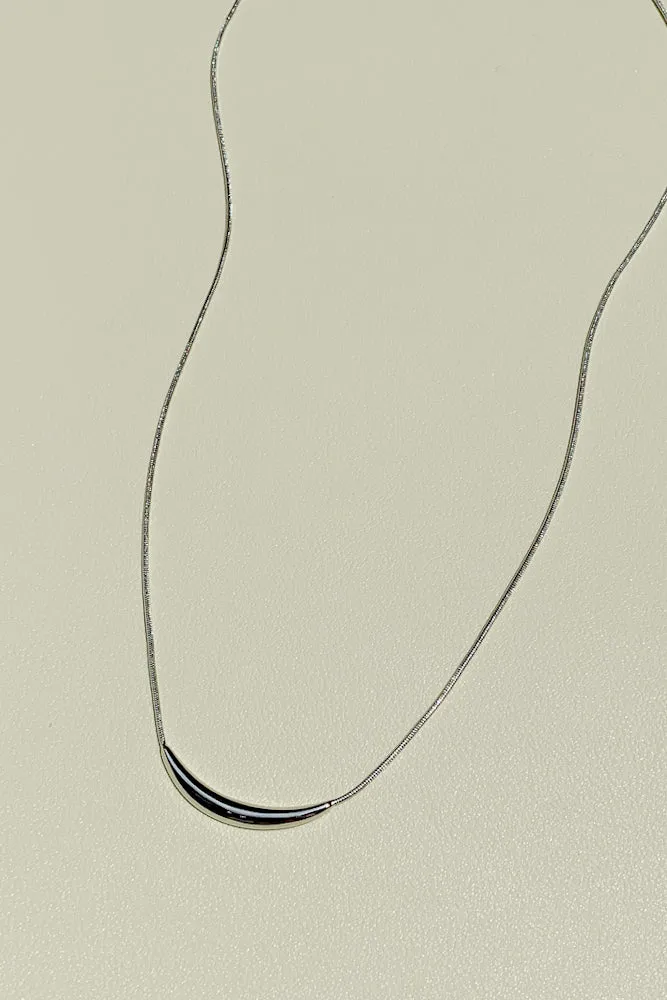 Ebda Bar Necklace