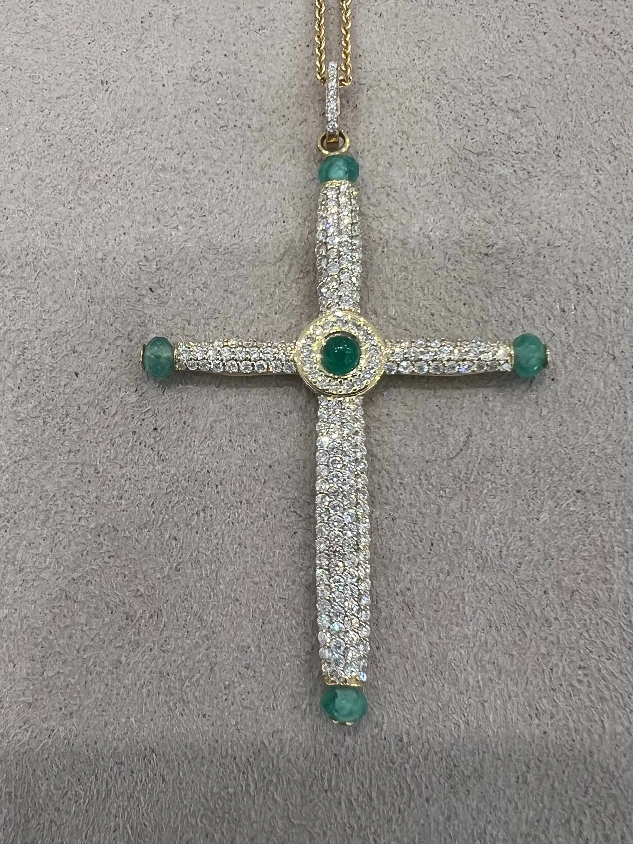 Emerald and diamond Cross