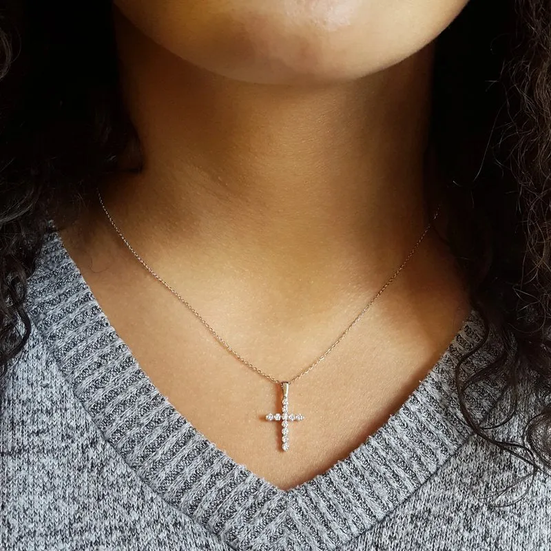Gems One Diamond Classic Cross Pendant In 14k White Gold (1/3 Ctw)