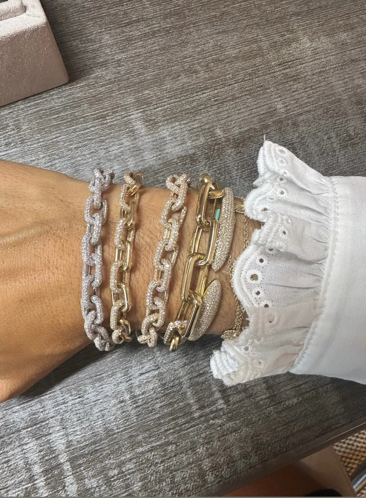 GOLD LINKS BRACELET WITH DIAMOND LINK