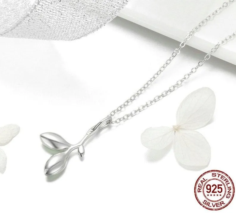Green Tree Leaves Pendant Necklace