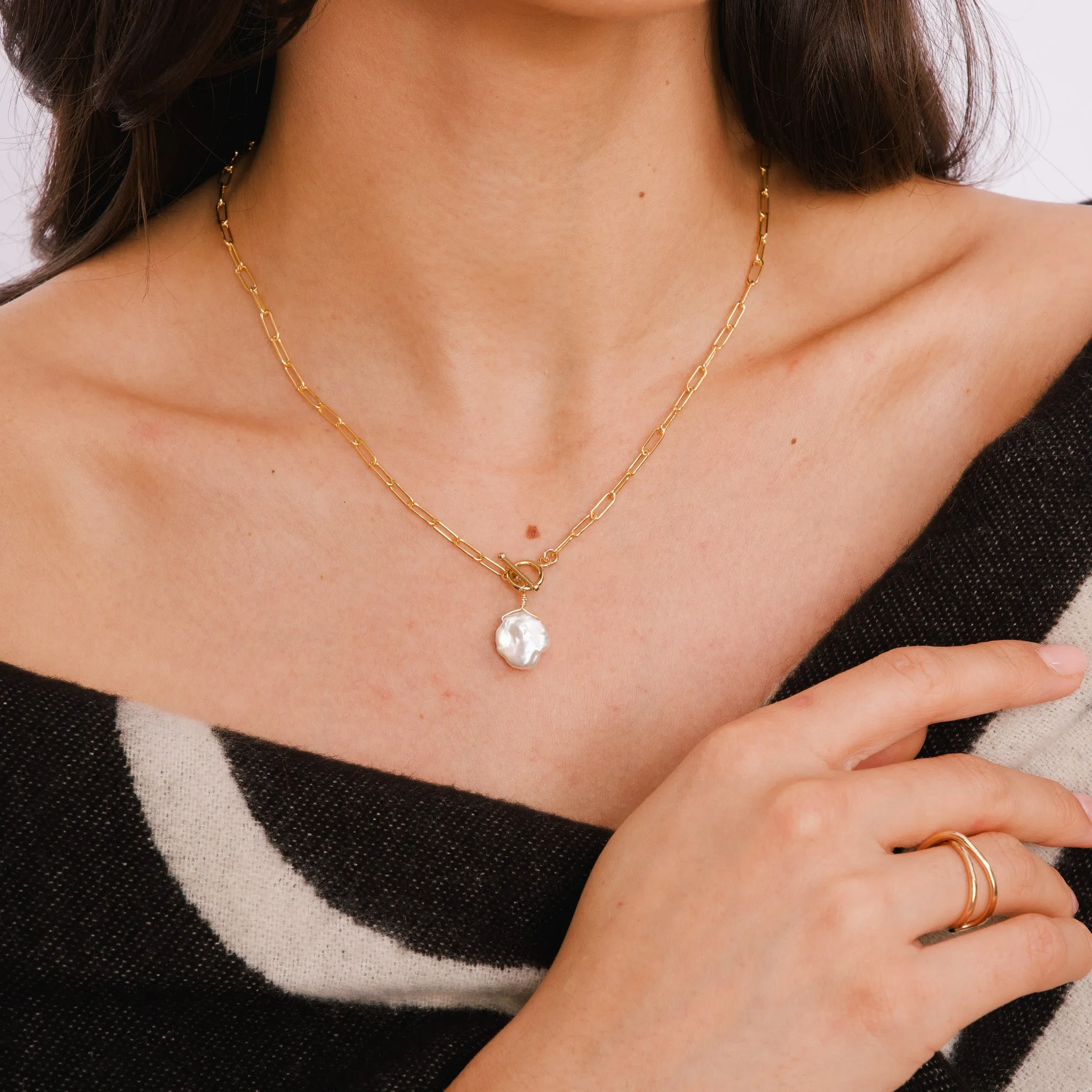Hera Pearl Necklace