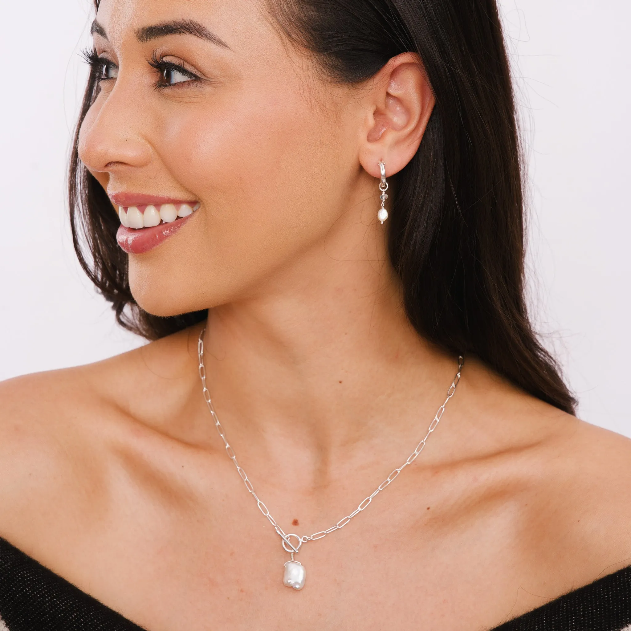 Hera Pearl Necklace
