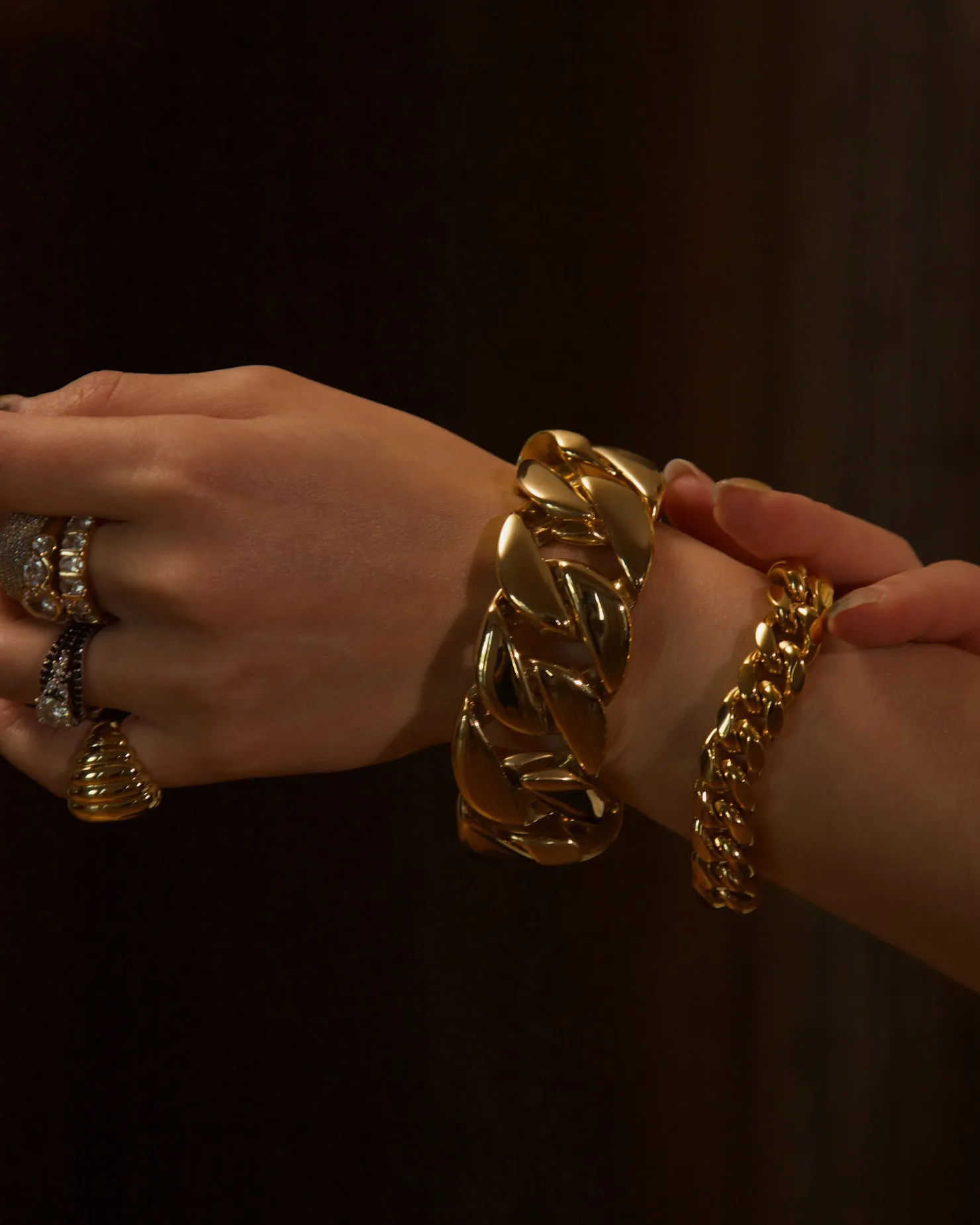 Holiday Bracelet Gold
