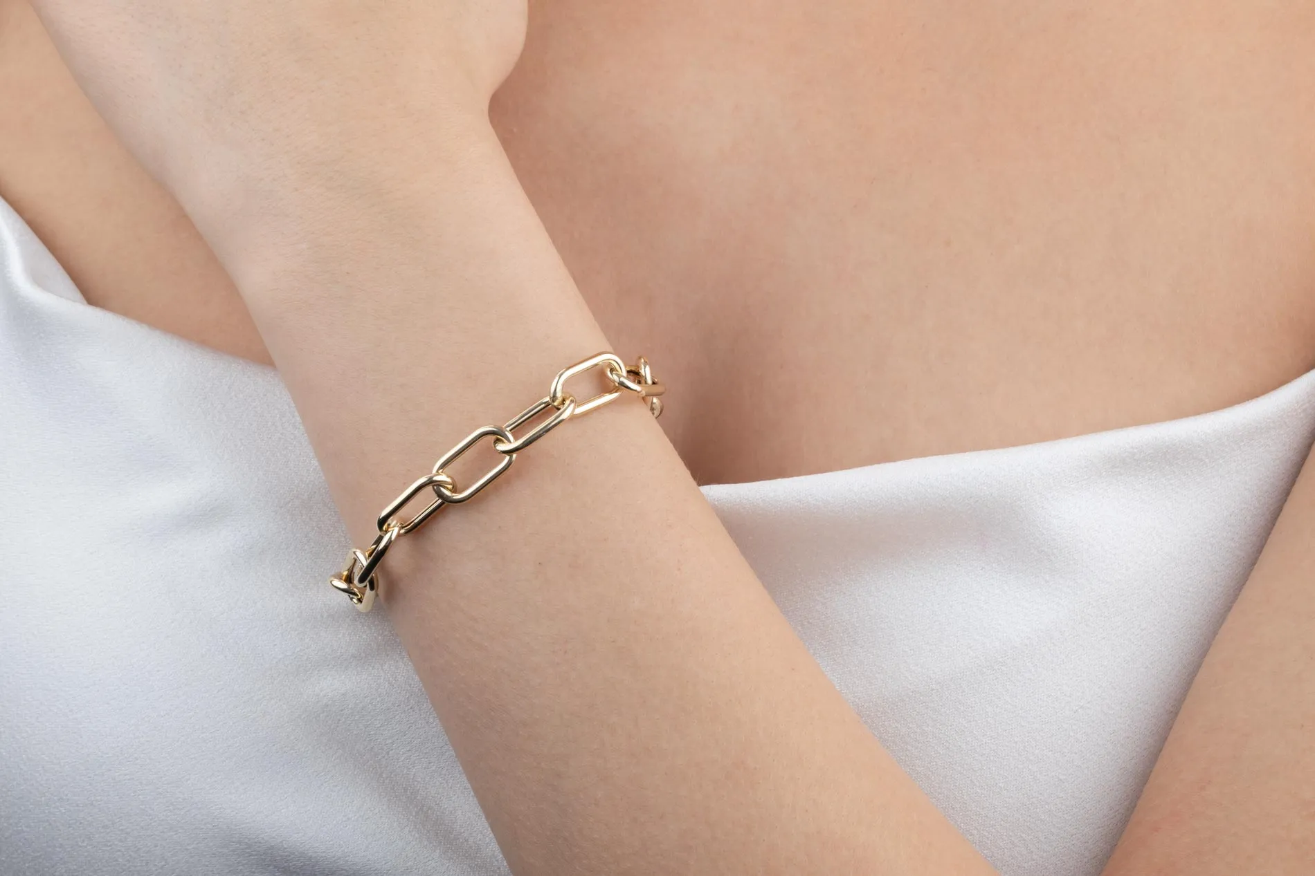 Hollow Chunky Link Bracelet 14K