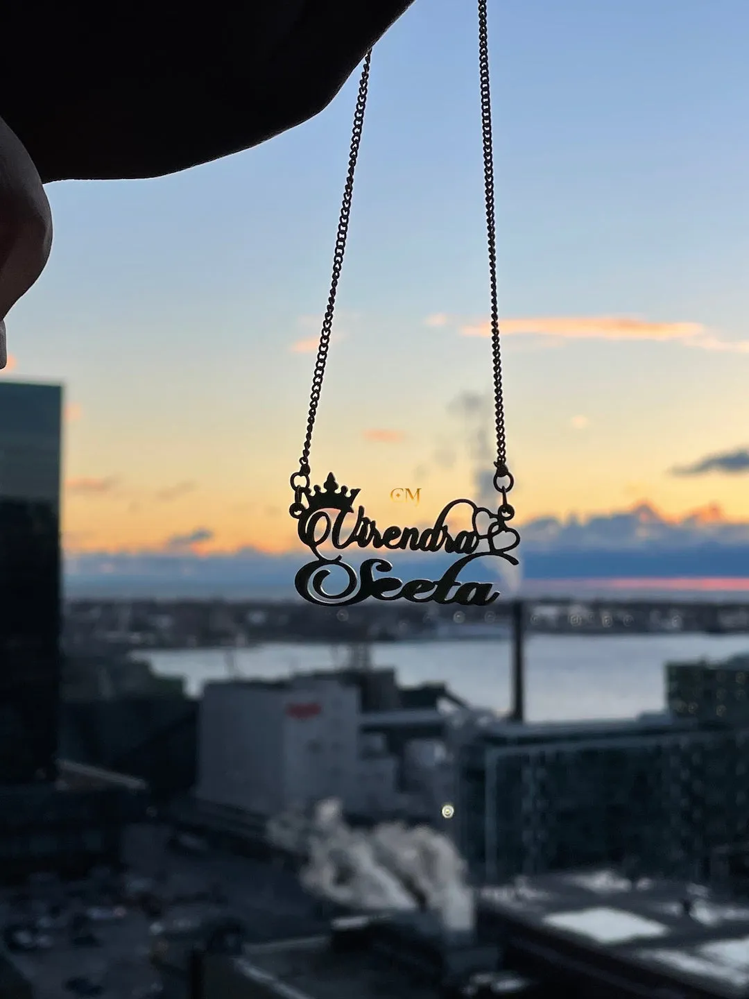 King-Queen Themed Custom Nameplate Necklace With 2 Names And Mini Heart Lockets