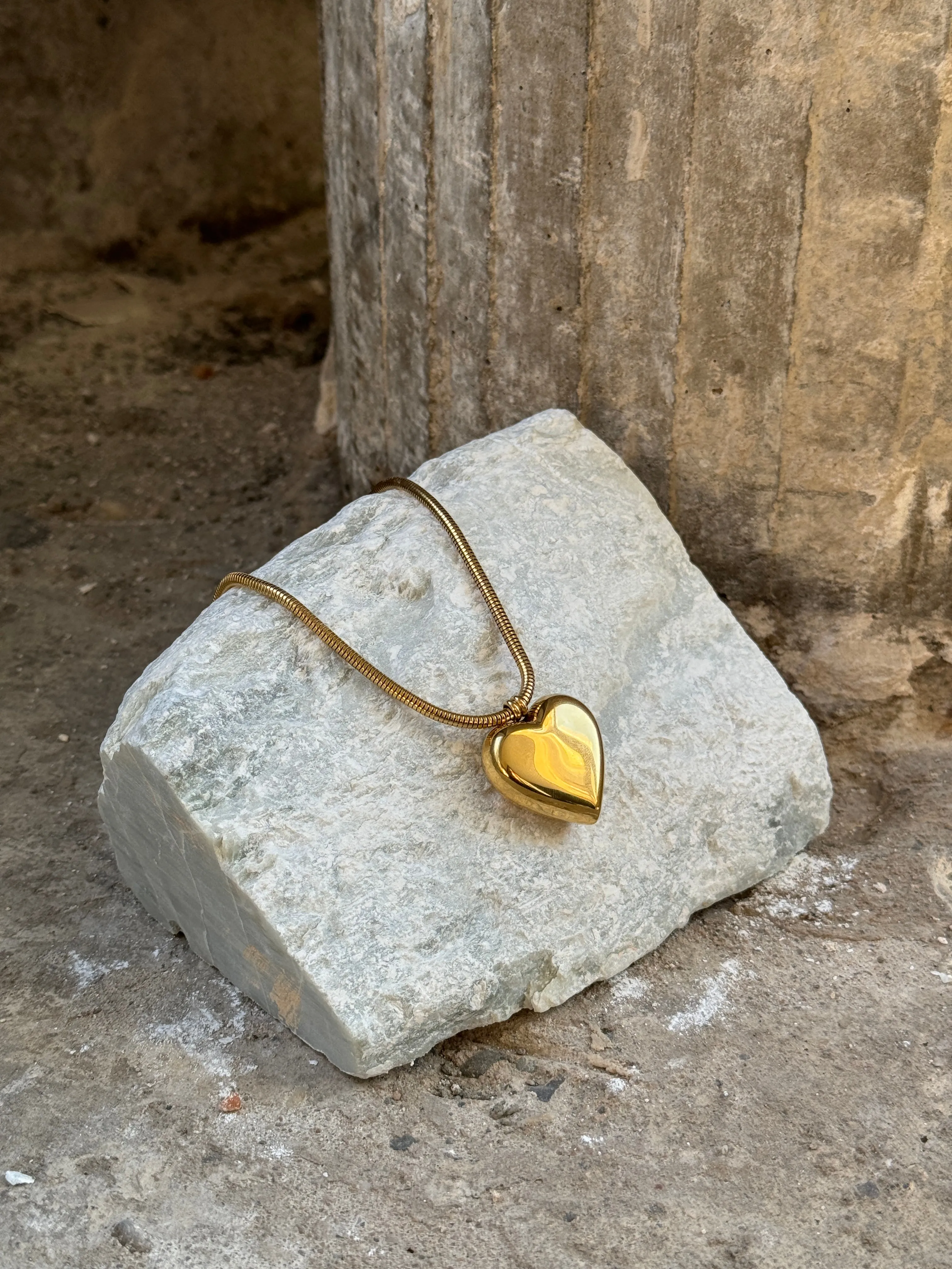 Liora necklace