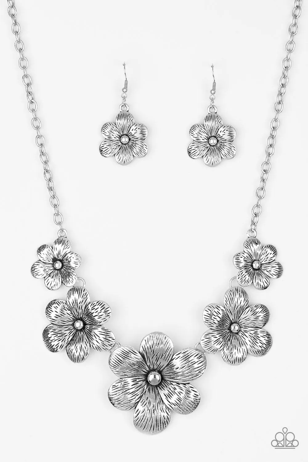Paparazzi - Secret Garden - Silver Floral Pedal Necklace