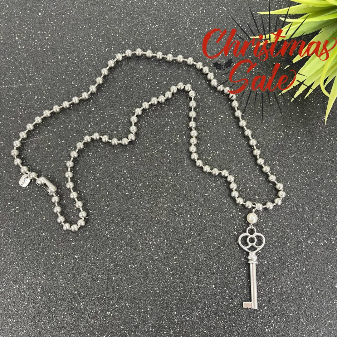 Silver Key And Lock Necklace Matte