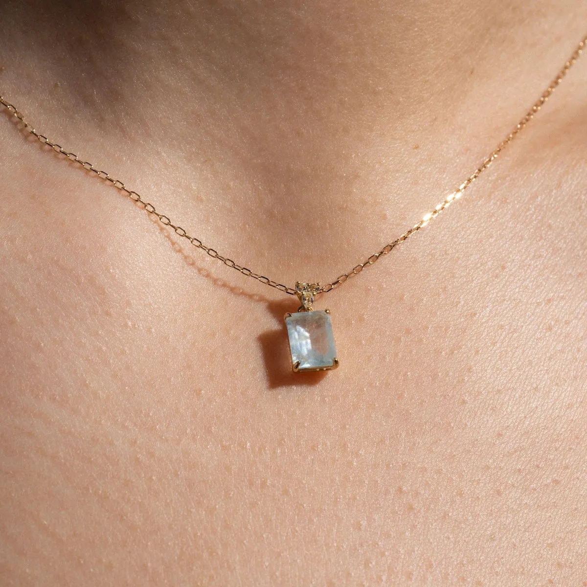 Solid Gold 2025 March Capsule Classic Aquamarine Pendant Necklace