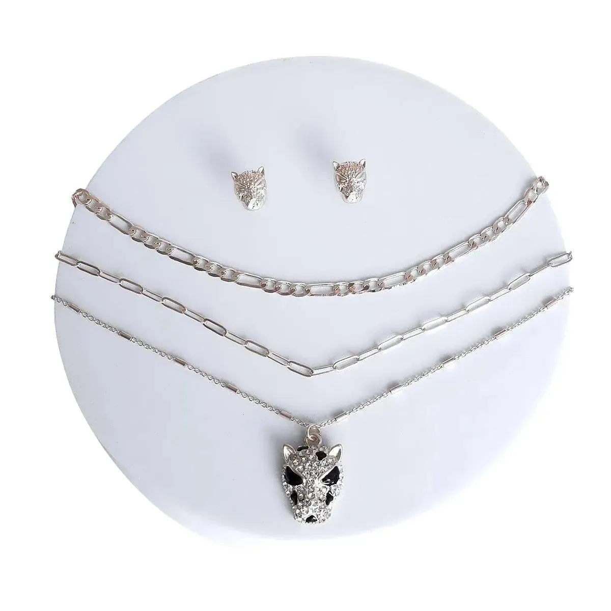 Stunning Silver Tone Leopard Pendant Necklace - Must-Have Accessory!