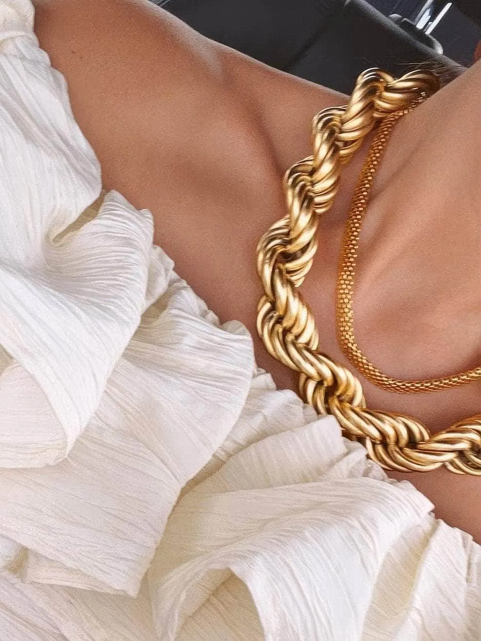 Thick Twisted Chunky Heart Pendant Gold Necklace