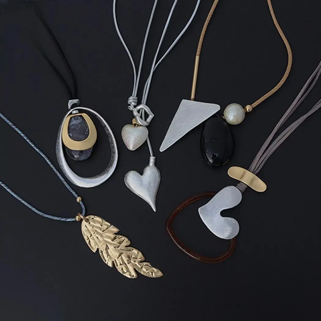 Vintage Sweet Love Heart Pendants Kpop Necklace Goth Suspension Jewelry for Women